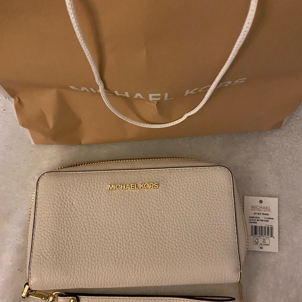 MICHAEL KORS NEW WALLET